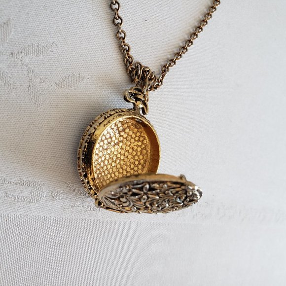 Vintage Locket Pendant. Gold & Silver antiqued tones. Statement necklace. - Picture 9 of 14